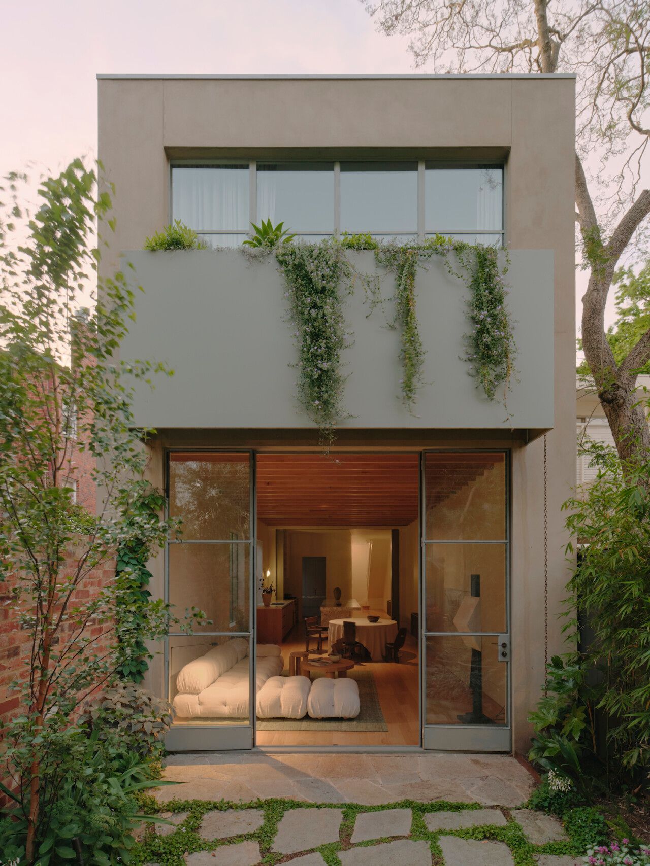 Simplicity in Garden Design: Embracing Minimalism for a Tranquil Outdoor Oasis