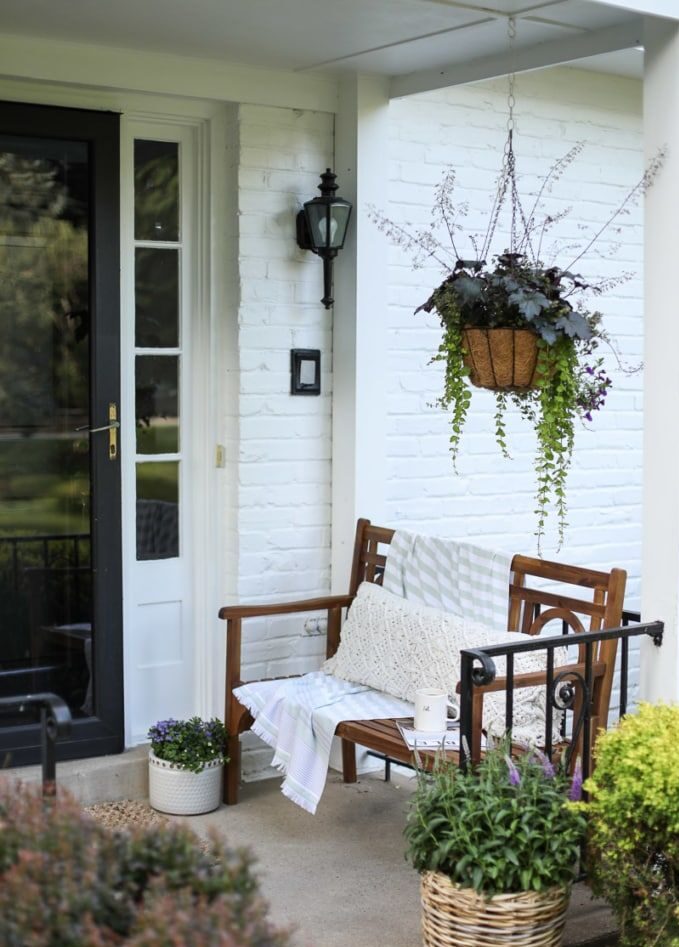 Stylish Ways to Spruce Up Your Front Porch