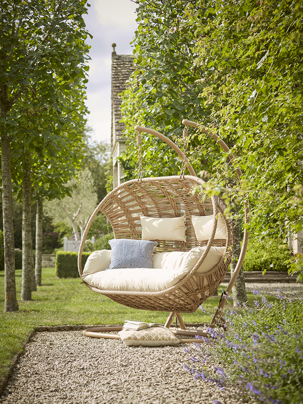 Stylish and Comfortable Rattan Garden Chairs: The Perfect Addition to Your Outdoor Space