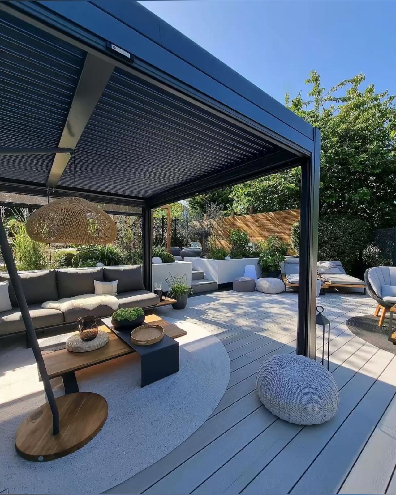 The Advantages of Metal Pergolas for Your Outdoor Space