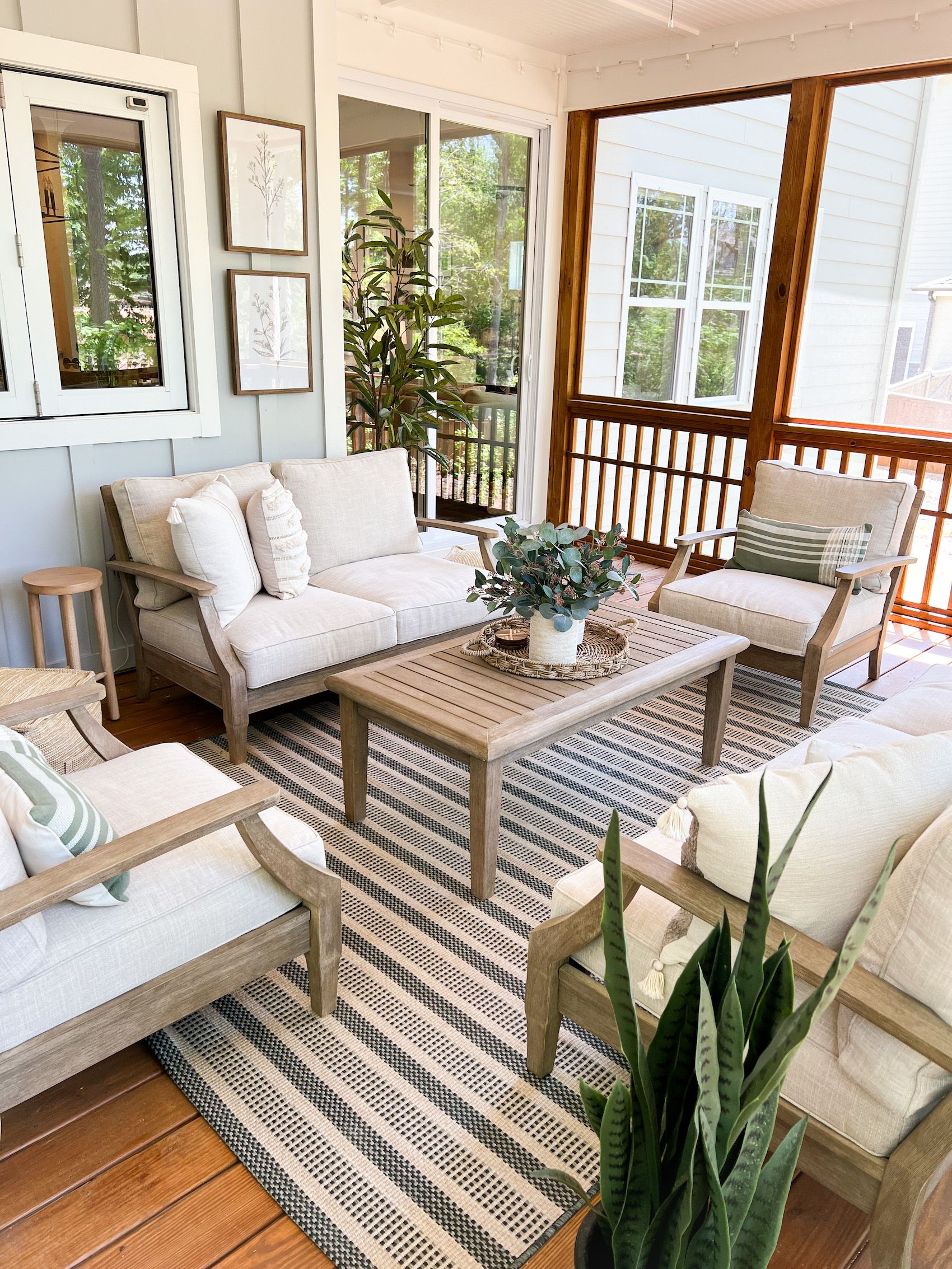 The Allure of a Spacious Screen Porch