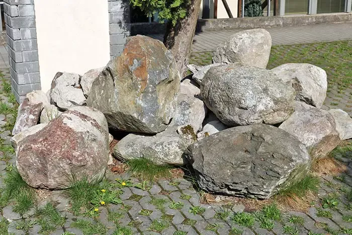 The Beauty and Benefits of Incorporating Boulders in Landscaping