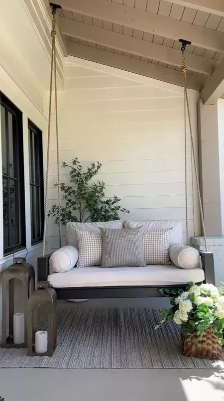 The Beauty and Comfort of Patio Swings