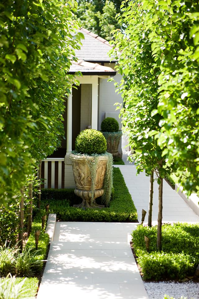 The Beauty of Formal Garden Design: A Symmetrical and Elegant Landscape Solution