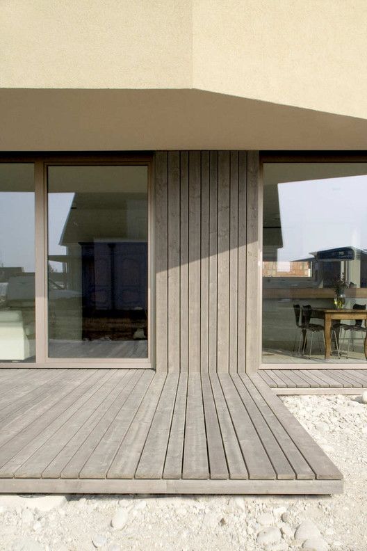 The Beauty of Natural Wood Decking: A Timeless Choice for Outdoor Spaces