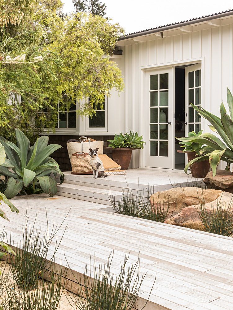 The Beauty of Outdoor Decking: Enhancing Your Outdoor Space with Style and Functionality