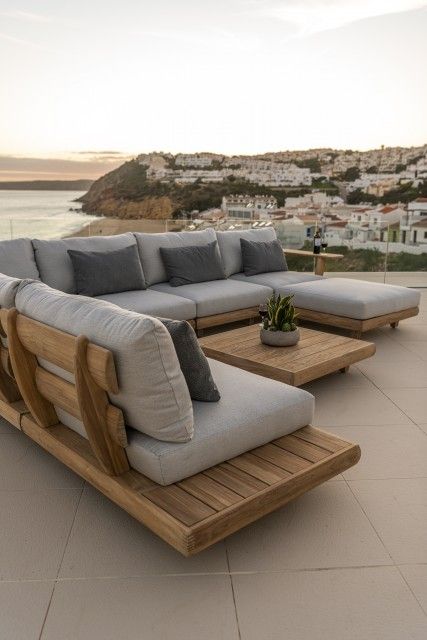 The Beauty of Outdoor Wood Furniture: Enhancing Your Outdoor Space with Natural Elegance