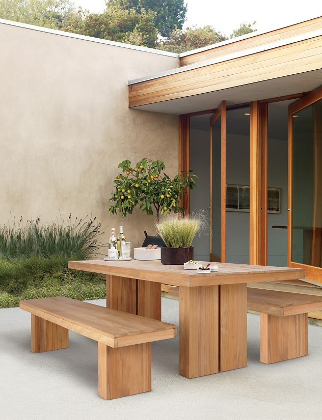 The Beauty of Patio Dining Tables: Enhancing Outdoor Gatherings