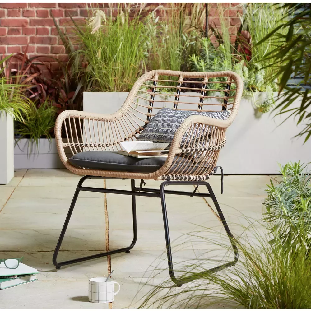 The Beauty of Rattan Garden Chairs: A Timeless Addition to Your Outdoor Space