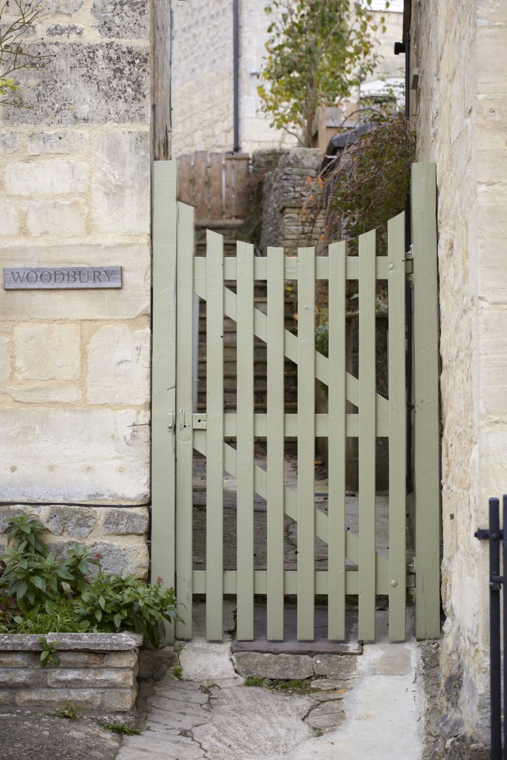 The Beauty of Wooden Garden Gates: A Timeless Addition to Your Outdoor Space