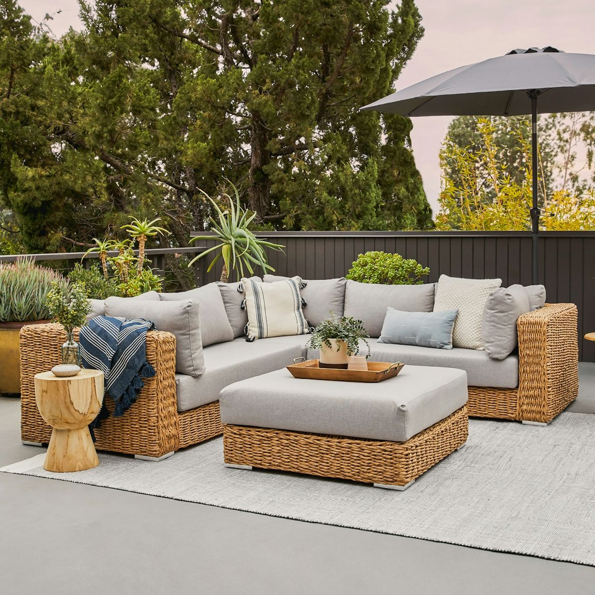 The Beauty of an Outdoor Sectional: Enhancing Your Outdoor Space