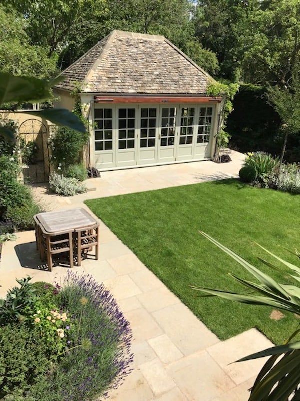 The Benefits of Garden Paving Slabs for Enhancing Outdoor Spaces