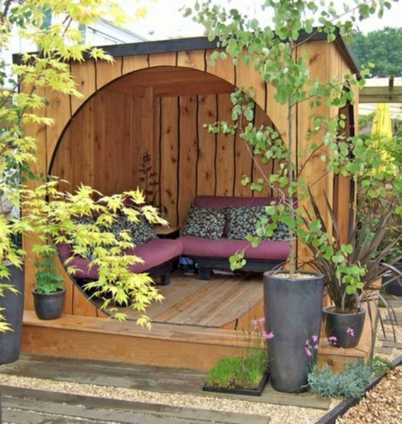 The Benefits of Using a Screened Gazebo for Outdoor Relaxation