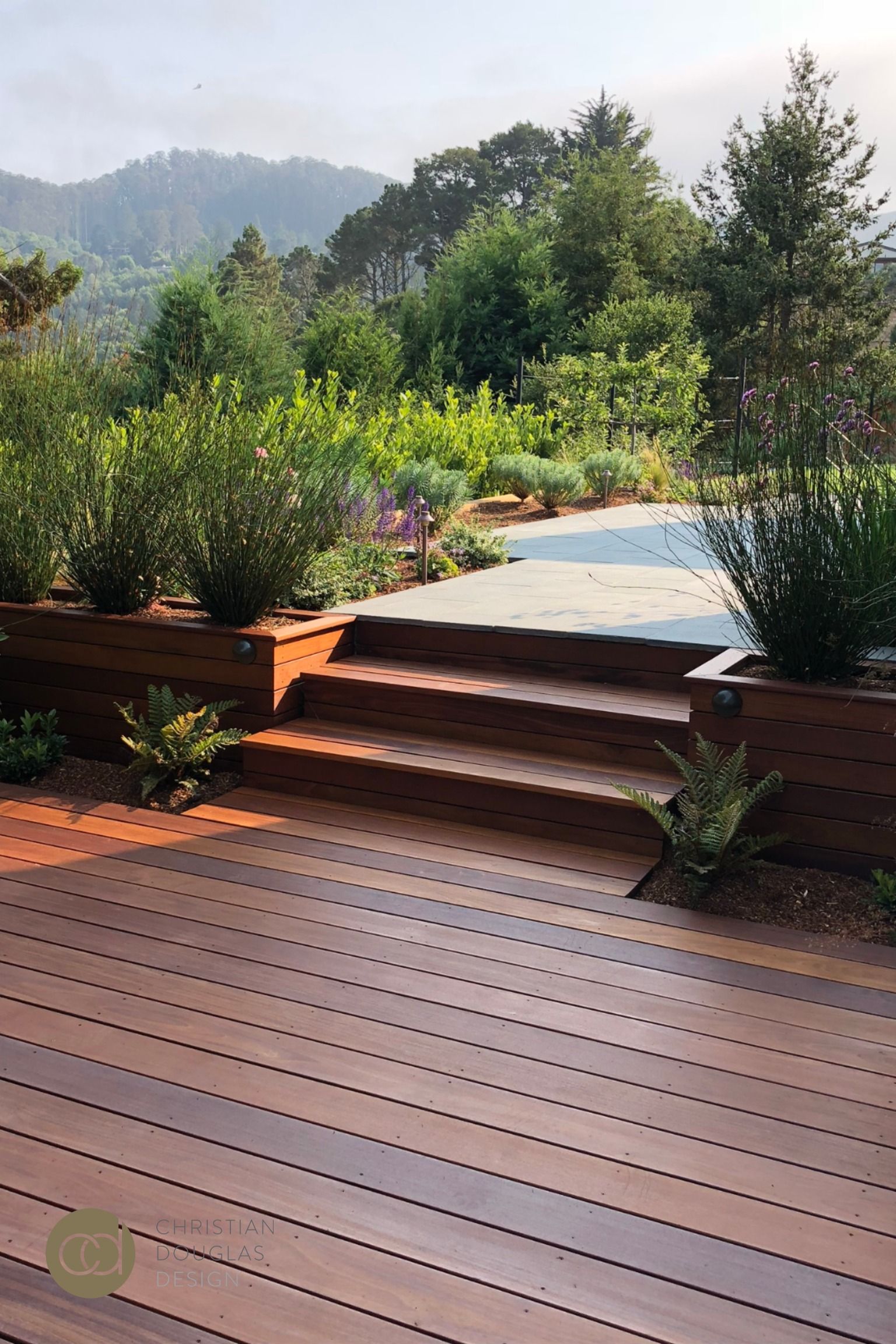 The Benefits of Wood Decks for Your Outdoor Space