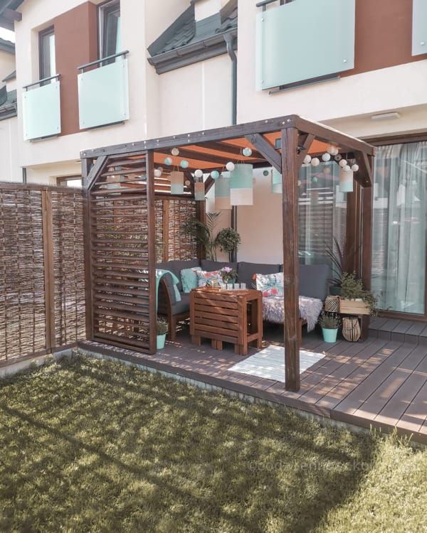 The Benefits of a Covered Pergola for Your Outdoor Space