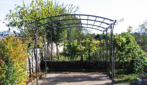 The Benefits of a Metal Pergola for Your Outdoor Space