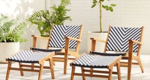 outdoor lounge chairs