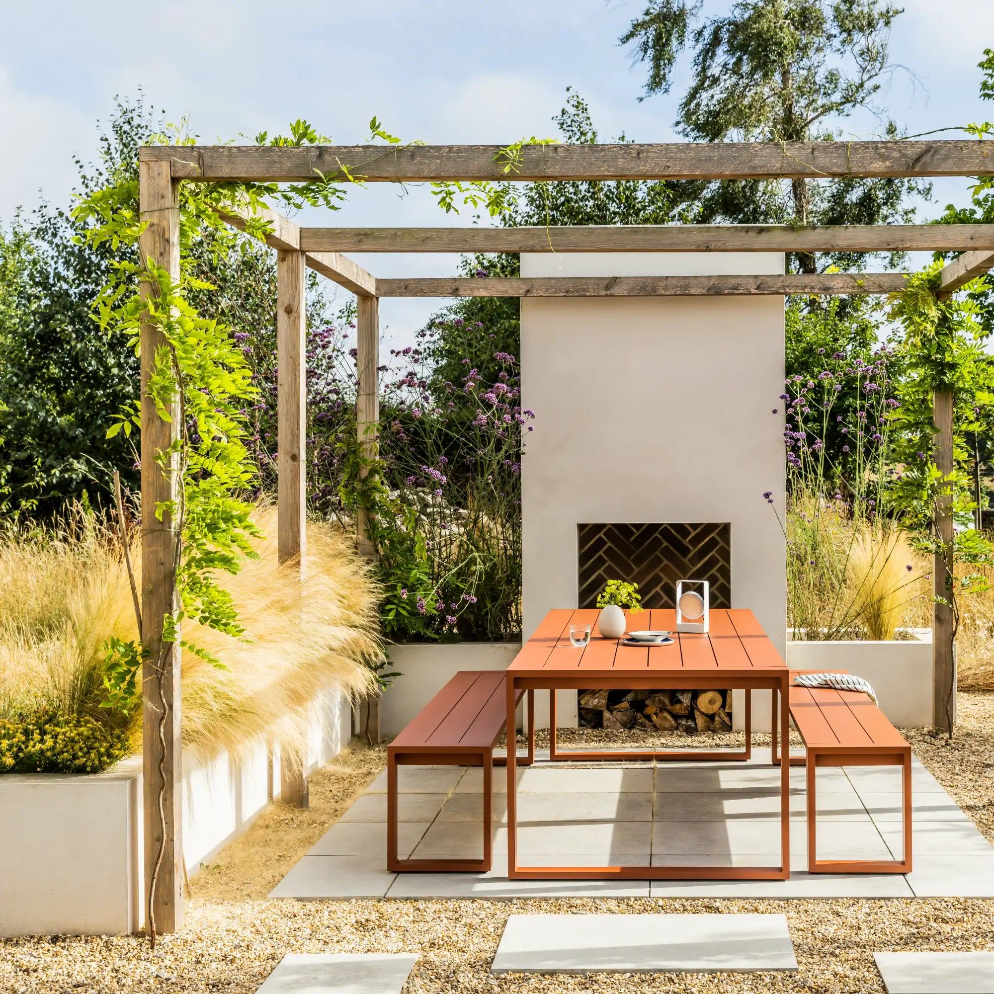 The Charm of Garden Benches: A Must-Have for Your Outdoor Sanctuary