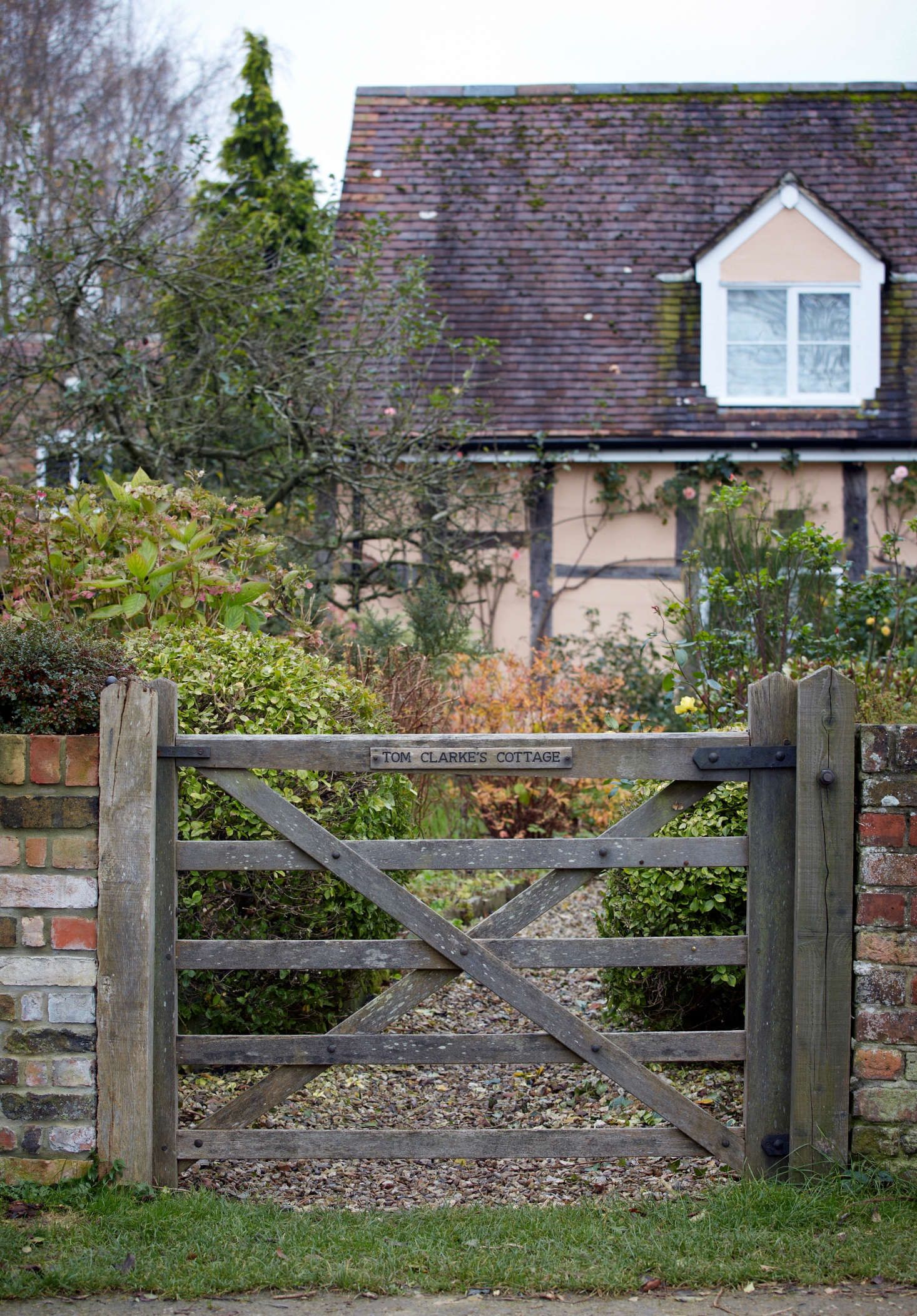 The Charm of Wooden Garden Gates: Timeless Elegance for Your Outdoor Space