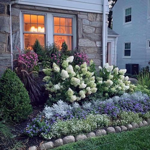 The Charm of a Petite Front Yard Garden: Enhancing Your Home’s Exterior