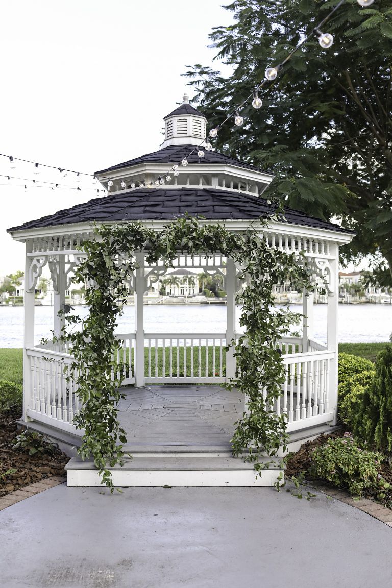 The Elegance of a White Gazebo: A Timeless Addition to Your Outdoor Space