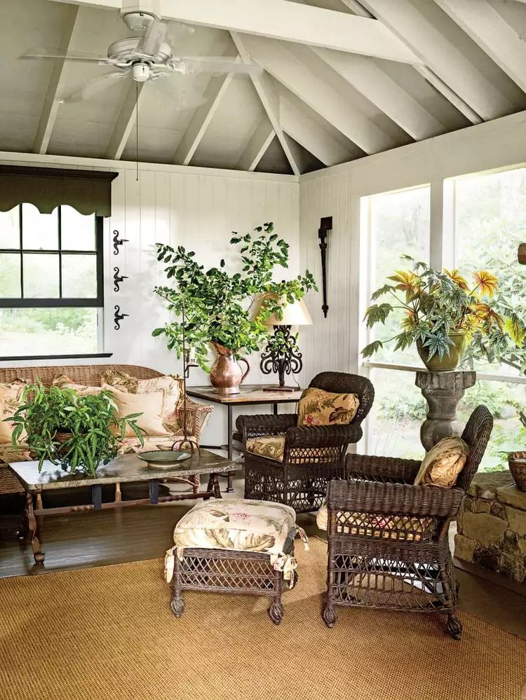 The Evolution of Screened-in Porches: A Modern Twist