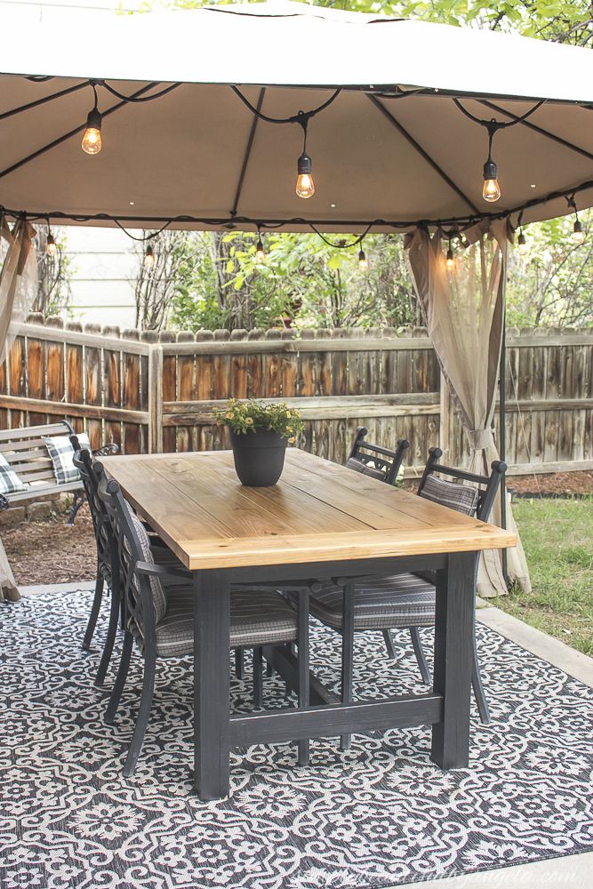 The Perfect Setup for Outdoor Dining: A Stylish Table and Chairs for Alfresco Entertaining