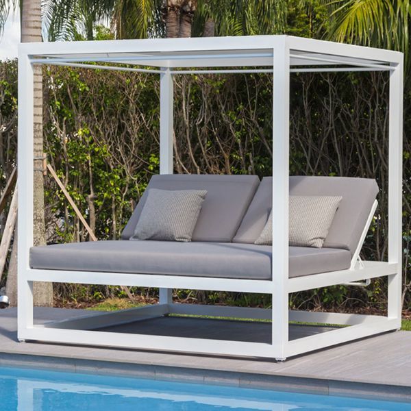 The Ultimate Relaxation Spot: Outdoor Daybeds with Canopy