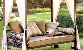 outdoor daybed with canopy