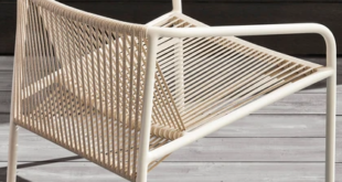 outdoor lounge chairs