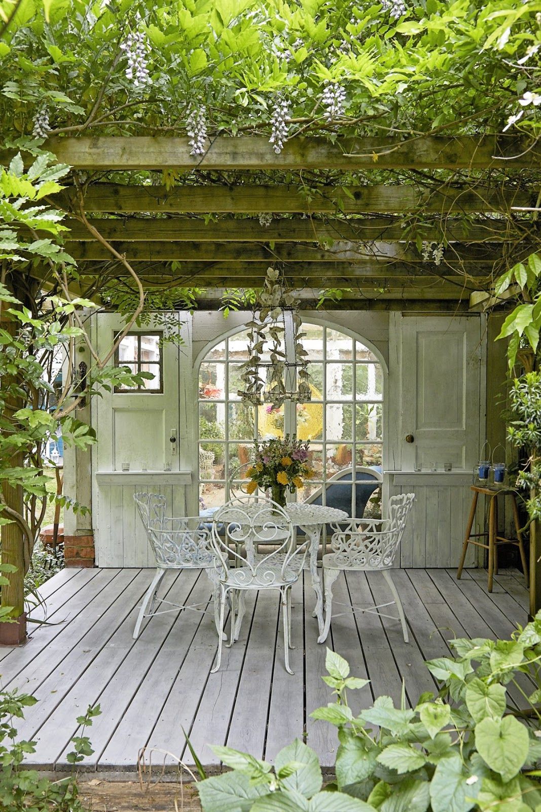 Timeless Outdoor Design: Vintage Patio Ideas to Elevate Your Outdoor Space