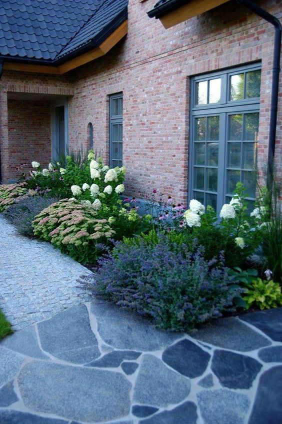 Transform Your Front Yard with These Stunning Landscape Design Ideas