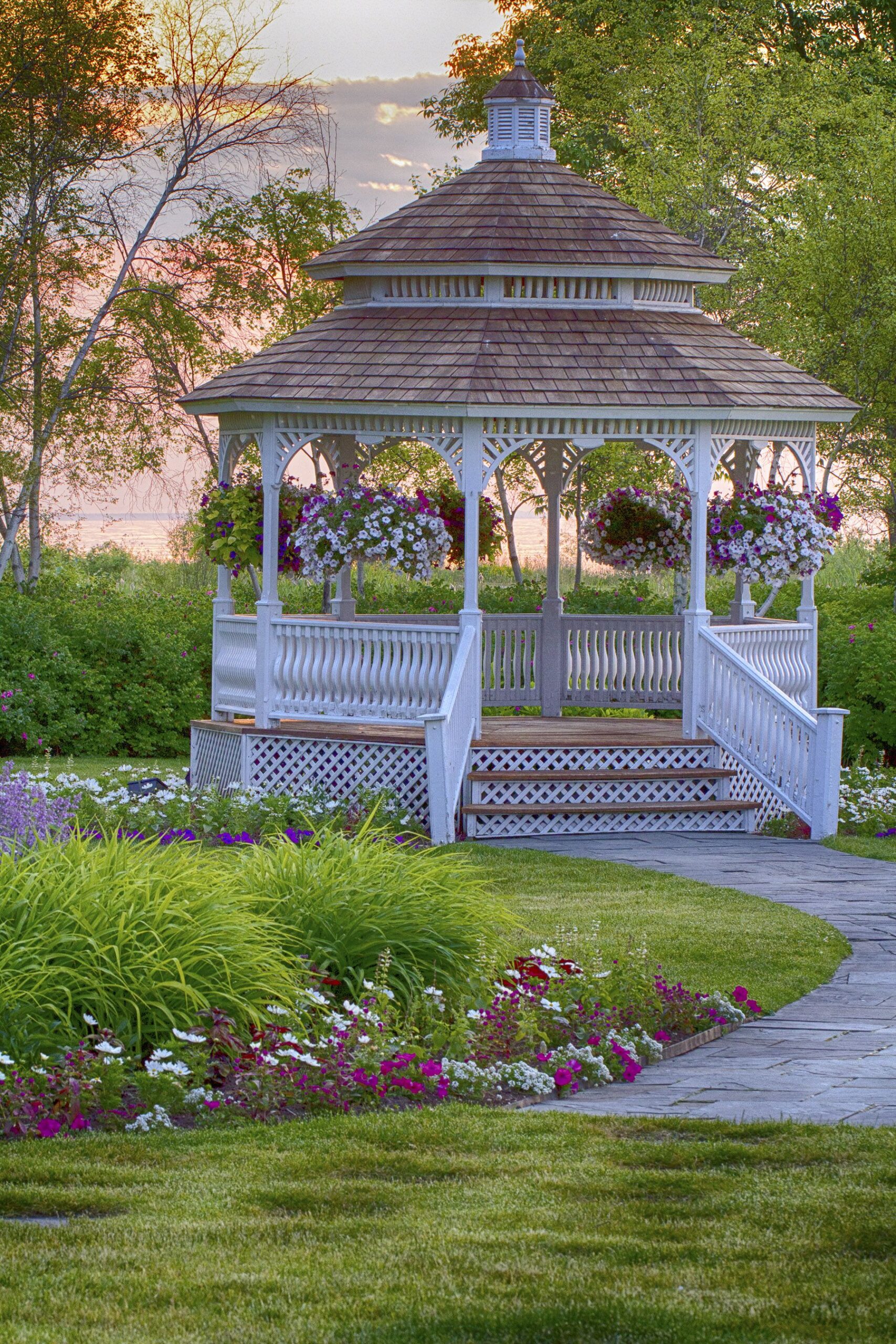 Transform Your Outdoor Space with a Beautiful Garden Gazebo