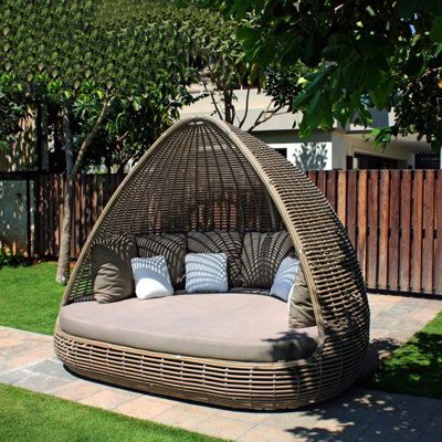 Unwind in Style with a Luxurious Patio Daybed