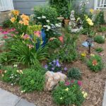 Flower Garden Ideas For Small Spaces - Gingham Garde