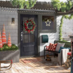 16 Christmas Front Porch Ideas to Up Your Curb Appeal | Wayfa