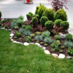 Corner Garden with Pebbles | Beautiful Home Garde