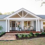 Front Yard Landscaping Ideas: Achieving Farmhouse Curb Appe