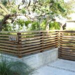 horizontal board fence front yard - Google Search | Privacy .