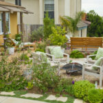 10 Friendly Front-Yard Seating Ide