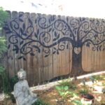 27 Amazing DIY Garden Fence Wall Art Ideas | Garden fence art .
