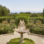 24 Best Outdoor Fountains – Luxury Garden Fountain Ide