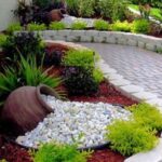28 Creative Garden Design Ideas with Clay Pots and Decorative Ston