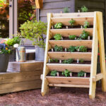 How to Build a Vertical Herb (or Lettuce!) Planter – Bonnie Plan