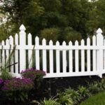 Modern Picket Fence Ideas for a Transformation You'll Lo