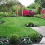 Garden Borders | Small backyard gardens, Small garden landscape .