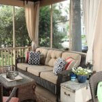 63 Comfy And Relaxing Screened Patio And Porch Design Ideas - DigsDi